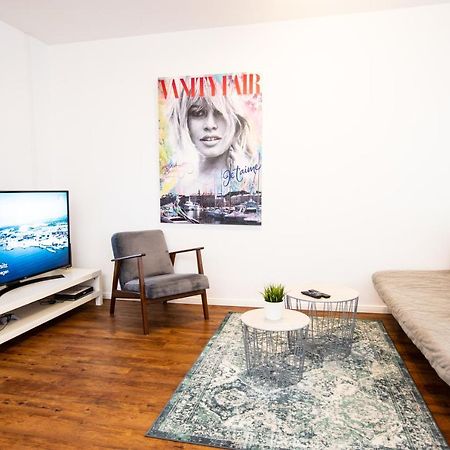 Moderne 2-Zimmer Wohnung! Wlan Und Netflix Inklusive! Zentral Gelegen In Der Historischen Altstadt! Stade Kültér fotó